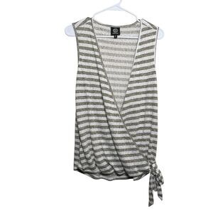 Bobaeu Blouse Women's Medium Green Striped V-Neck Sleeveless Tie Tank Top
